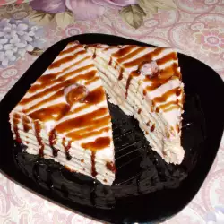 Бисквитена торта с кисело мляко и сладко