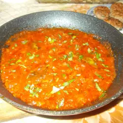 Доматен сос за домашни кюфтенца