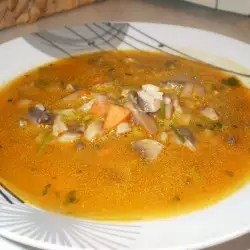 Гъбена супа с моркови и ориз