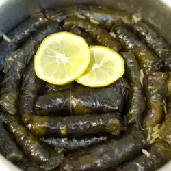 Вкусни гръцки сарми с ориз и гъби
