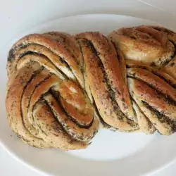Плетен хляб с билки