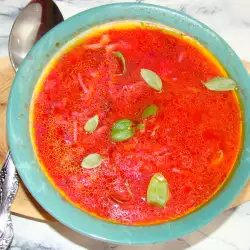 Зеленчукова супа с праз и цвекло