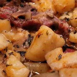 Бавно готвено свинско с картофи и джоджен в крок-пот