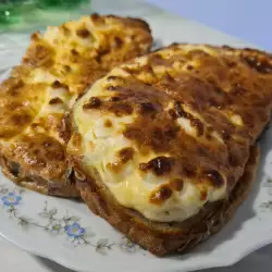 Запечени сандвичи с яйца и сирене