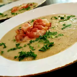 Крем супа с тиквички, карфиол и гъби