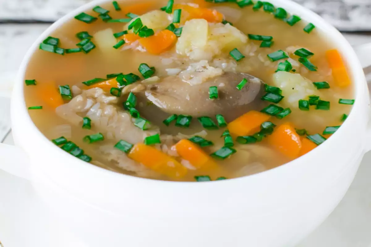 Зеленчукова Супа с Гъби и Картофи