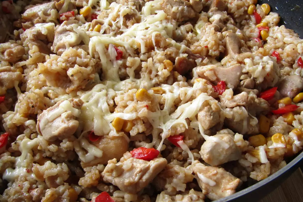 Пиле с Ориз и Зеленчуци на Тиган