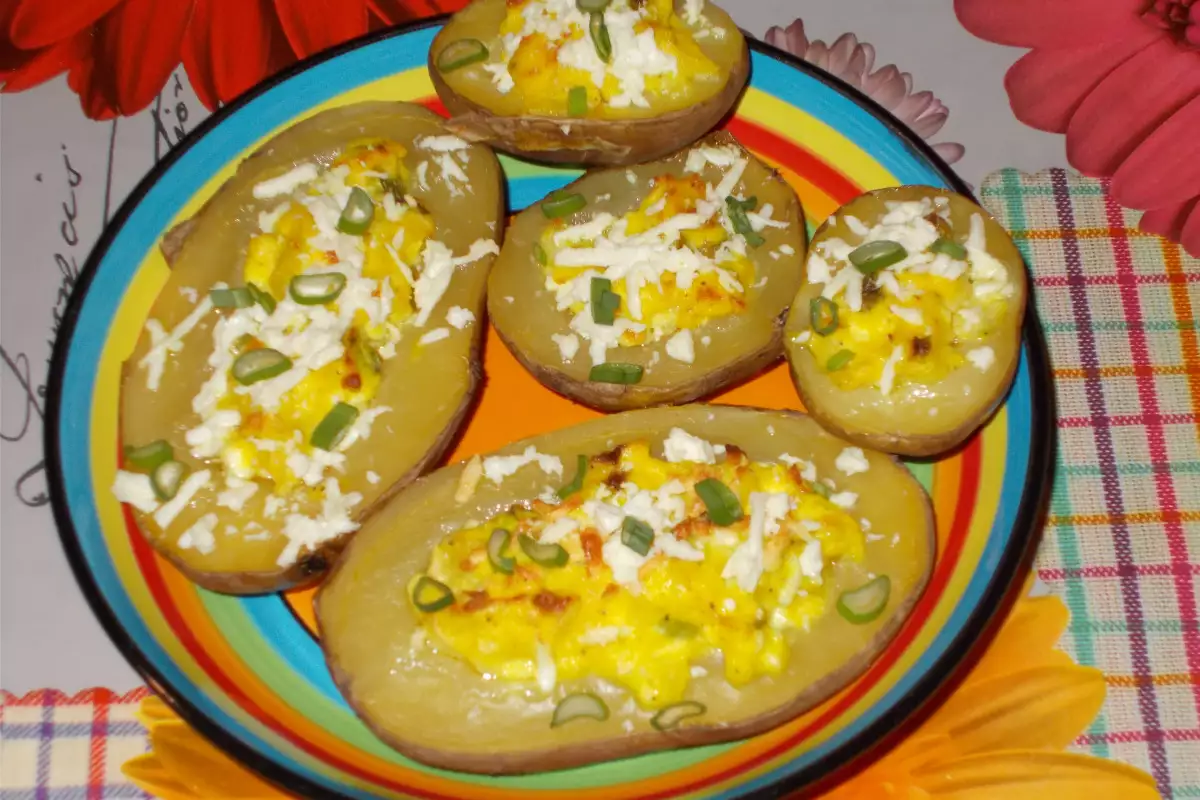 Картофи със Сирене и Яйца