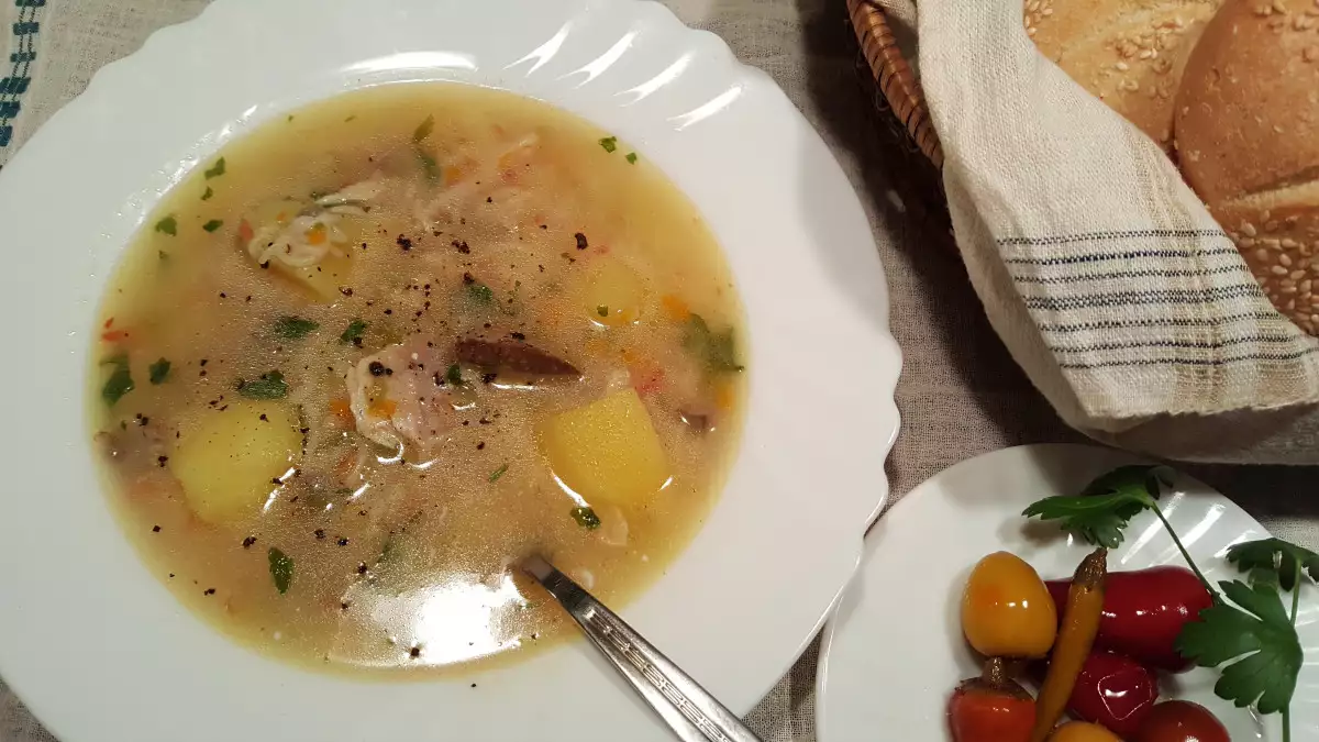 Пилешка Супа с Фиде и Картофи