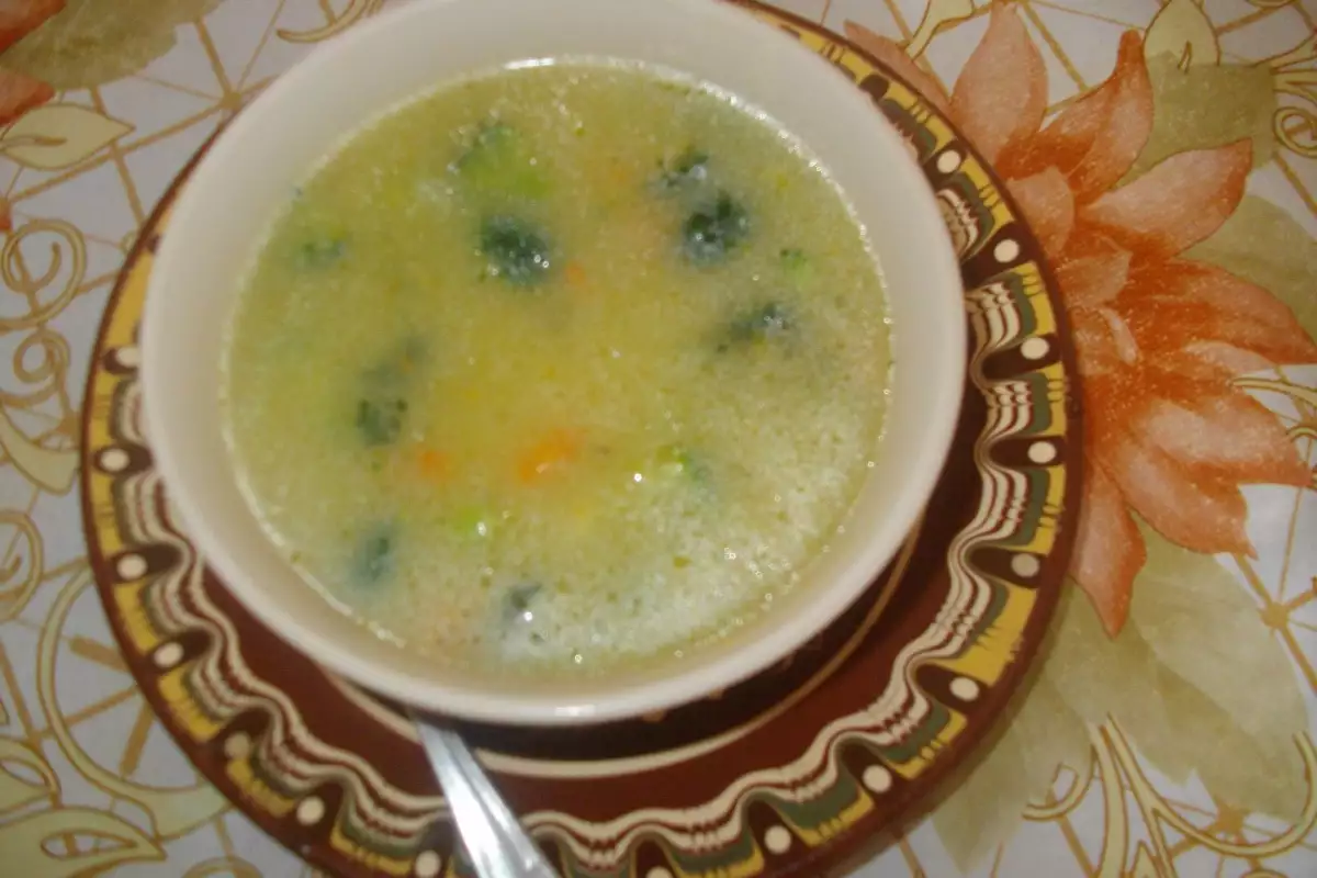 Зеленчукова Супа с Грах и Царевица
