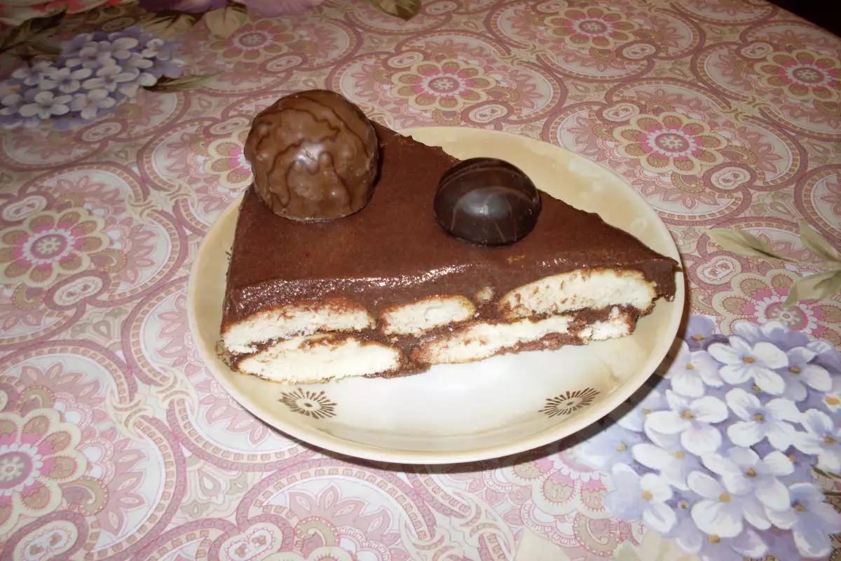 Ягодова Торта с Бишкоти и Маскарпоне