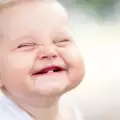 Какво значи, ако се сънуваш без зъби?