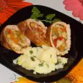 Ароматно свинско руло със зеленчуци и пилешки дробчета