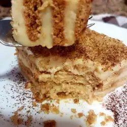 Перфектната бисквитена торта с домашен крем