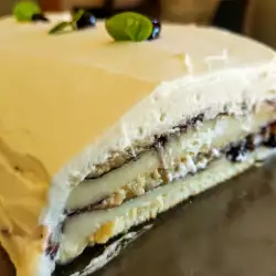 Неустоима бисквитена торта с много крем