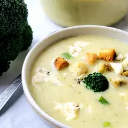 Вегетарианска крем супа с броколи и картофи
