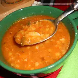 Класическа супа от червена леща