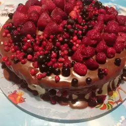 Шоколадова торта с готови блатове и плодове