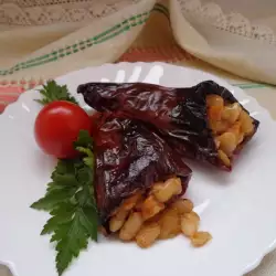 Пълнени сухи чушки