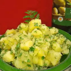 Картофена салата с копър и магданоз