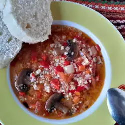 Гъбена супа със зеленчуци и булгур