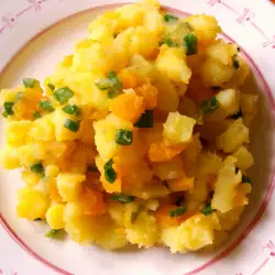 Картофена салата с тиква и пресен лук