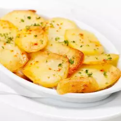 Чеснови картофи на фурна с мед