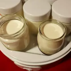 Кисело мляко в йогуртера