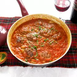 Кюфтета в доматено-гъбен сос