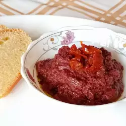 Паста с маслини и сушени домати