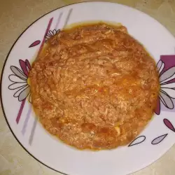 Миш маш с домати, лук и яйца