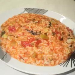 Постен ориз с праз и домати