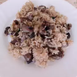 Ориз с пилешки сърца и гъби на фурна