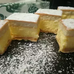 Френски десерти с жълтъци