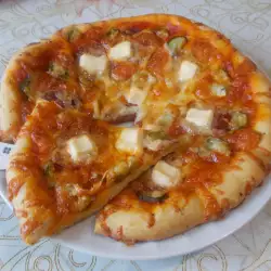 Домашна пица с луканка