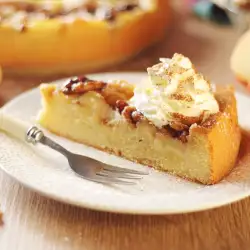 Ябълков пай с орехи - сочен и ароматен десерт