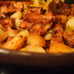 Апетитни свински ребърца с картофи