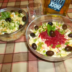 Зелева салата с маслини и цвекло