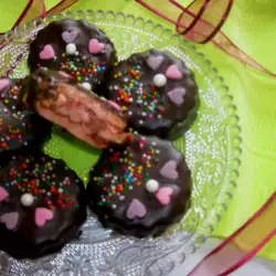 Слепени бисквити с шоколадова глазура