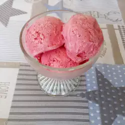 Сладолед с вишни