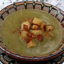 Зимна супа с крутони