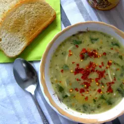 Спаначени супи със зелен лук