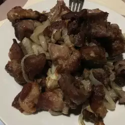 Картофи с месо и чубрица