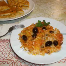 Печен ориз с прясно зеле и маслини