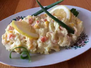 Картофена салата с моркови и царевица