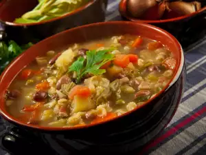 Чорба с фасул по каменарски