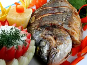 Шаран на скара по средиземноморски