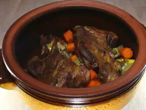 Джолан с картофи, моркови и лук в гювеч