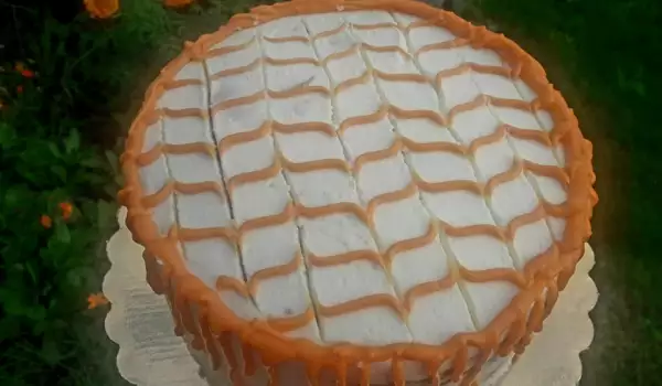 Бяла торта с орехи и маскарпоне без брашно