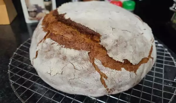 Традиционен царевичен хляб